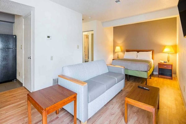 Foto van 1 tweepersoonsbed (Queensize) | Premium, Micfridge - BedRoom