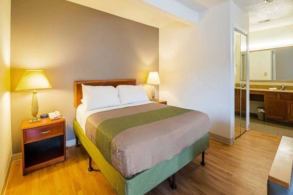 Foto van 1 tweepersoonsbed (Queensize) | Premium, Micfridge - BedRoom
