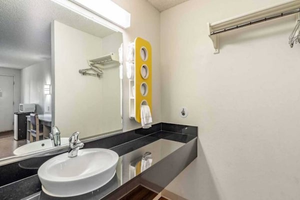 Foto van 2 tweepersoonsbedde|Toegankelijk voor mindervaliden|Douche volgens RI-norme|Nsmk - BathRoom