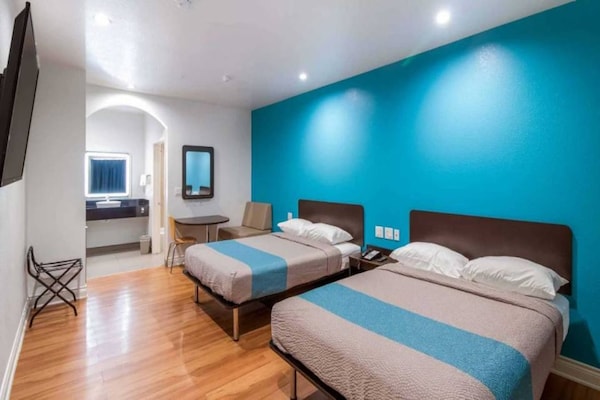 Foto van 2 tweepersoonsbedden (queensize) | Roken - Vakantiehuis in Houston - BedRoom