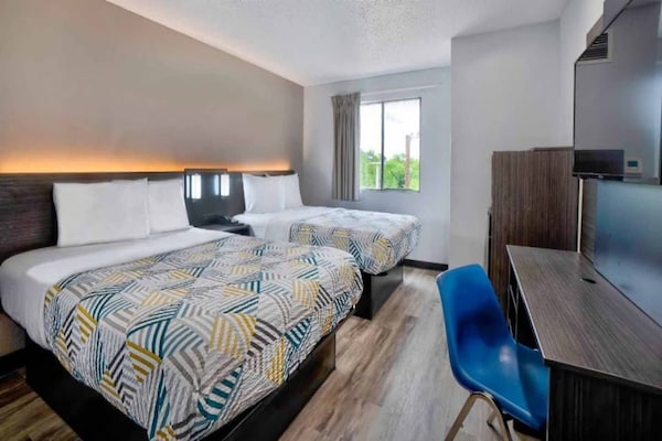 Foto van 2 Volledige Bedden | Toegankelijk, Niet Roken - Vakantiehuis in Benbrook - BedRoom