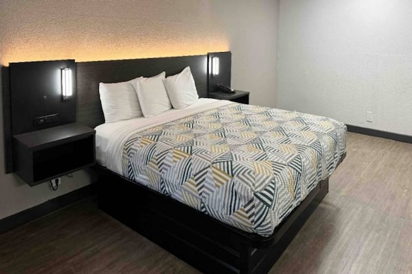 Foto van 1 kingsize bed | Roken toegestaan, koelkast aanwezig - BedRoom