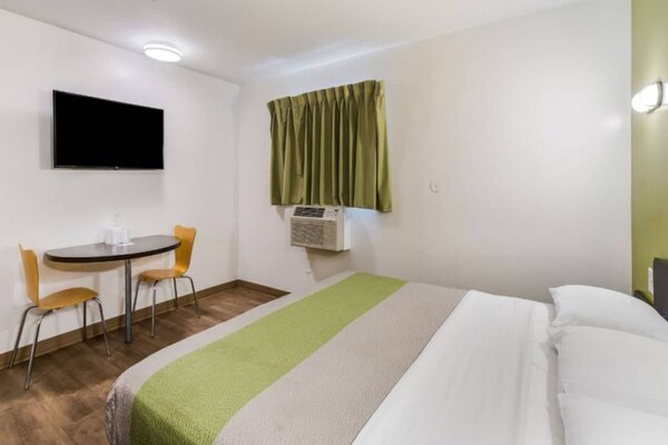 Foto van 2 tweepersoonsbedden, rookvrij | Jacksonville - Vakantiehuis in Jacksonville - BedRoom