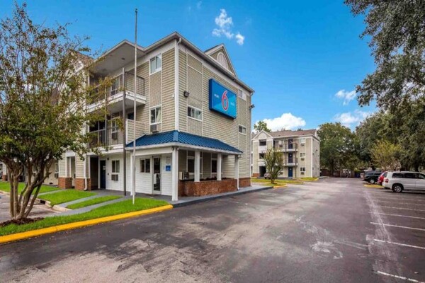 Foto van 2 tweepersoonsbedden, rookvrij | Jacksonville - Vakantiehuis in Jacksonville - ExteriorSummer