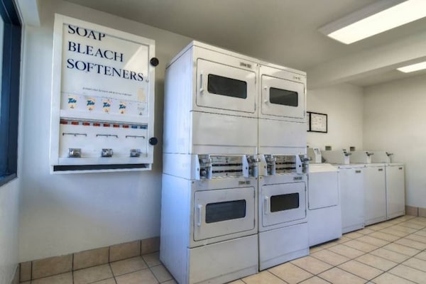 Foto van 1 tweepersoonsbed (Queensize) | Anaheim West - Vakantiehuis in Stanton - Facilities