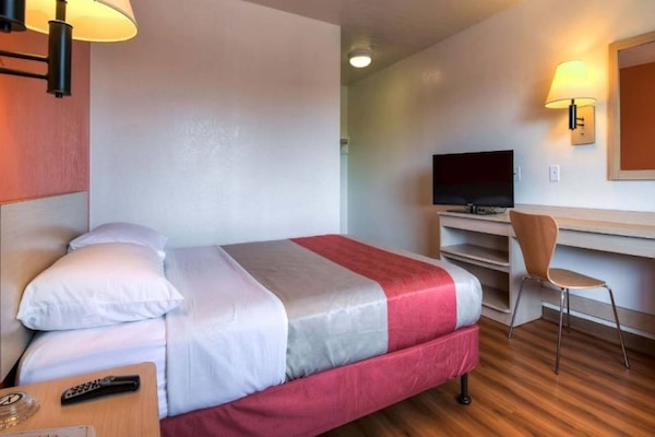 Foto van 1 tweepersoonsbed (Queensize) | Anaheim West - Vakantiehuis in Stanton - BedRoom