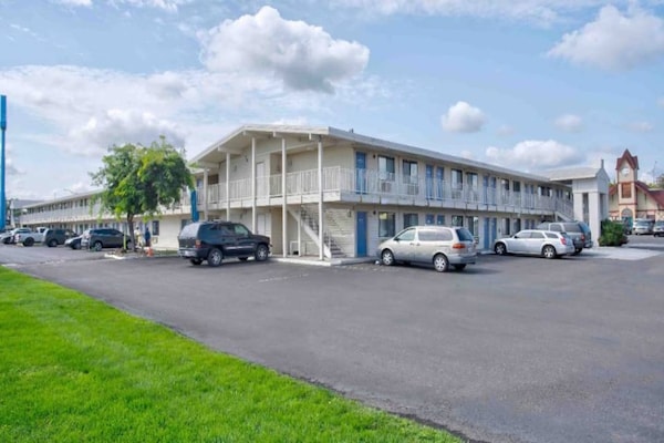 Foto van 1 King Bed | Micfridge - Vakantiehuis in Richland - ExteriorSummer