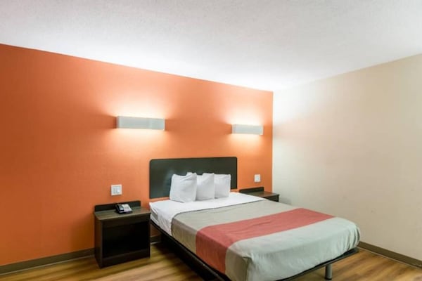 Foto van 1 kingsize bed | Roken toegestaan - Vakantiehuis in NEW BRUNSWICK - BedRoom