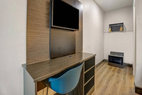 Foto van 2 tweepersoonsbedden | Rookvrij, minikoelkast - Vakantiehuis in San Bernardino - Facilities
