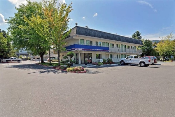 Foto van 2 tweepersoonsbedden | Rookvrij, minikoelkast - Vakantiehuis in San Bernardino - ExteriorSummer