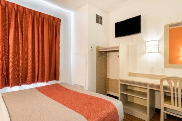 Foto van 1 tweepersoonsbed (queensize) | rolstoeltoegankelijk | NSMK - BedRoom
