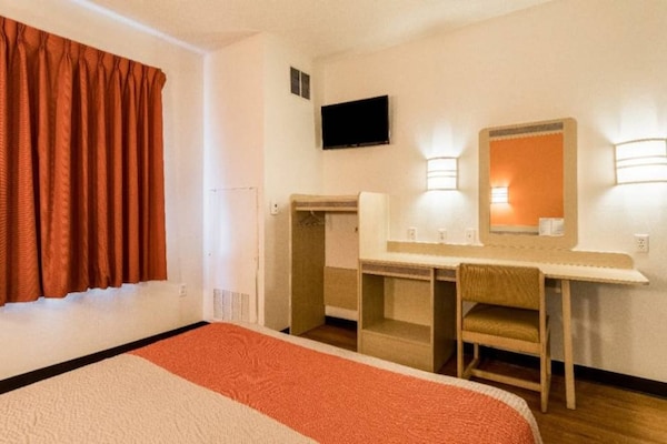 Foto van 1 tweepersoonsbed (queensize) | rolstoeltoegankelijk | NSMK - BedRoom