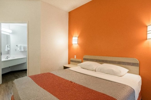 Foto van 1 tweepersoonsbed (queensize) | rolstoeltoegankelijk | NSMK - BedRoom