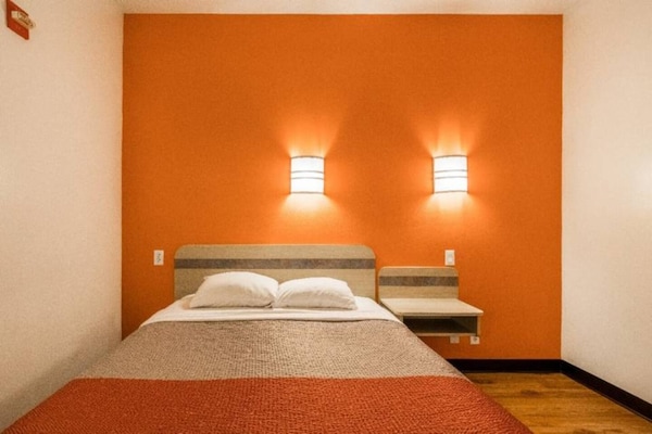 Foto van 1 tweepersoonsbed (queensize) | rolstoeltoegankelijk | NSMK - BedRoom