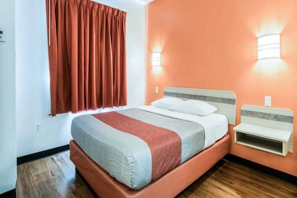 Foto van 1 tweepersoonsbed (queensize) | rolstoeltoegankelijk | NSMK - BedRoom