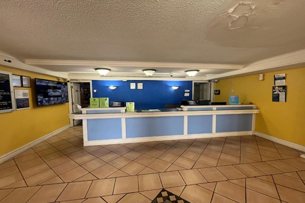 Foto van 1 kingsize bed | Roken toegestaan, Keuken - Vakantiehuis in Huntsville AL - HallReception
