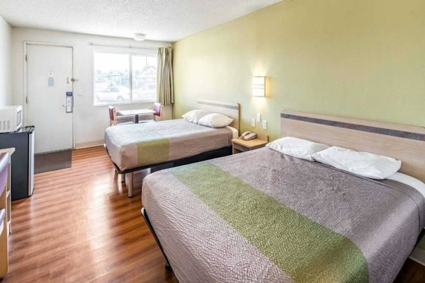 Foto van 2 tweepersoonsbedden (queensize) | Rookvrij - Vakantiehuis in Clarkston - BedRoom