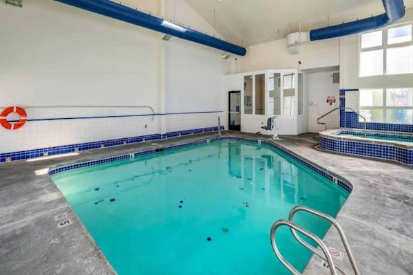 Foto van 2 tweepersoonsbedden (queensize) | Rookvrij - Vakantiehuis in Clarkston - Pool