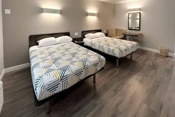 Foto van 2 Queensize Bedden | Roken - Vakantiehuis in Anaheim - BedRoom