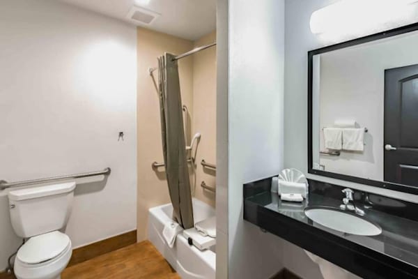 Foto van 2 Queensize Bedden | Roken - Vakantiehuis in Anaheim - BathRoom