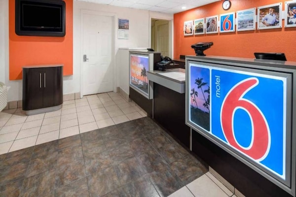 Foto van 1 tweepersoonsbed (queensize) | Minikoelkast - Vakantiehuis in Ventura - FloorPlan