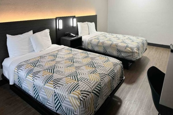 Foto van 2 Volledige Bedden | Niet-rokende, Micfridge - Vakantiehuis in Huntsville AL - BedRoom