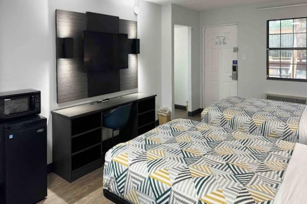 Foto van 2 Volledige Bedden | Niet-rokende, Micfridge - Vakantiehuis in Huntsville AL - BedRoom