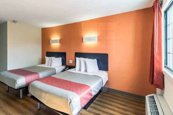 Foto van 2 tweepersoonsbedden (queensize) | Rookvrij - Vakantiehuis in NEW BRUNSWICK - BedRoom