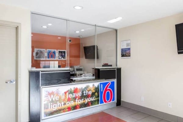 Foto van 2 tweepersoonsbedden (queensize) | Rookvrij - Vakantiehuis in NEW BRUNSWICK - FloorPlan