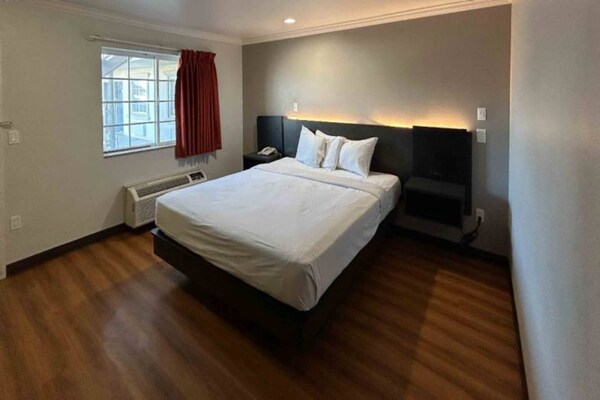 Foto van 1 kingsize bed | Rookvrij, koelkast - Vakantiehuis in Mojave - BedRoom