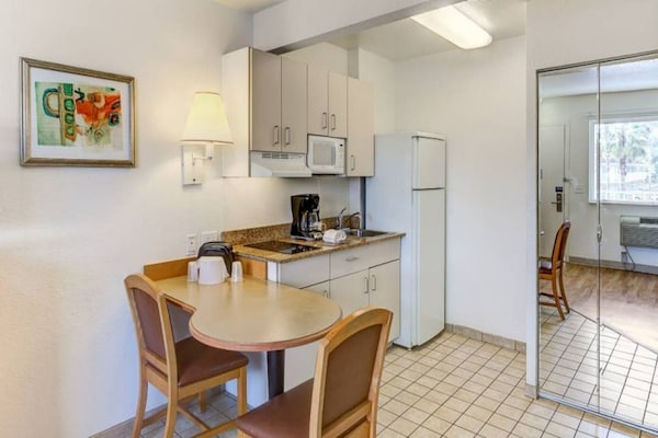 Foto van 2 tweepersoonsbedden |Roken toegestaan|Kissimmee - Vakantiehuis in Kissimmee - Kitchen