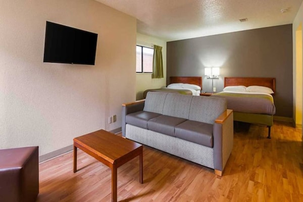 Foto van 2 Queensize Bedden | Premium, Micfridge - Vakantiehuis in Greensboro - BedRoom
