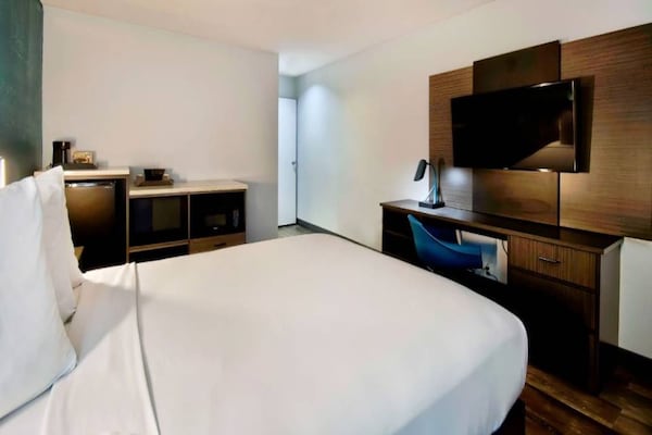 Foto van 1 tweepersoonsbed (queensize) | Rookvrij - Vakantiehuis in Lawndale - BedRoom