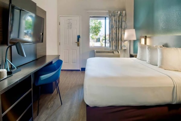 Foto van 1 tweepersoonsbed (queensize) | Rookvrij - Vakantiehuis in Lawndale - BedRoom