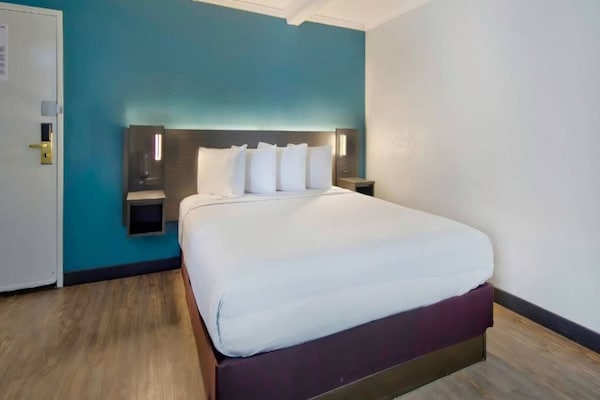 Foto van 1 tweepersoonsbed (queensize) | Rookvrij - Vakantiehuis in Lawndale - BedRoom