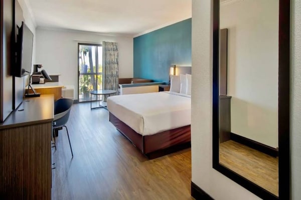 Foto van 1 tweepersoonsbed (queensize) | Rookvrij - Vakantiehuis in Lawndale - BedRoom
