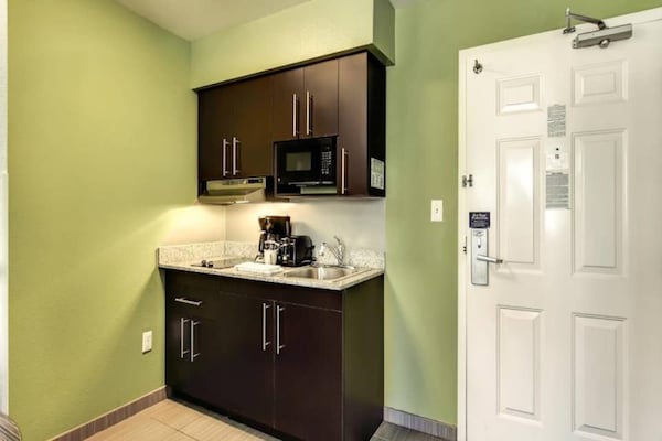 Foto van 2 tweepersoonsbedden | Roken toegestaan - Vakantiehuis in East Brunswick - Kitchen