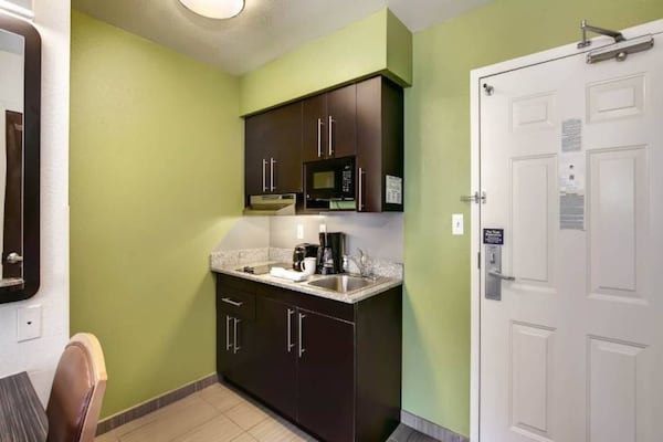 Foto van 2 tweepersoonsbedden | Roken toegestaan - Vakantiehuis in East Brunswick - Kitchen