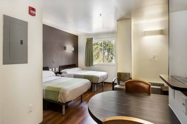 Foto van 2 tweepersoonsbedden | Roken toegestaan - Vakantiehuis in East Brunswick - BedRoom