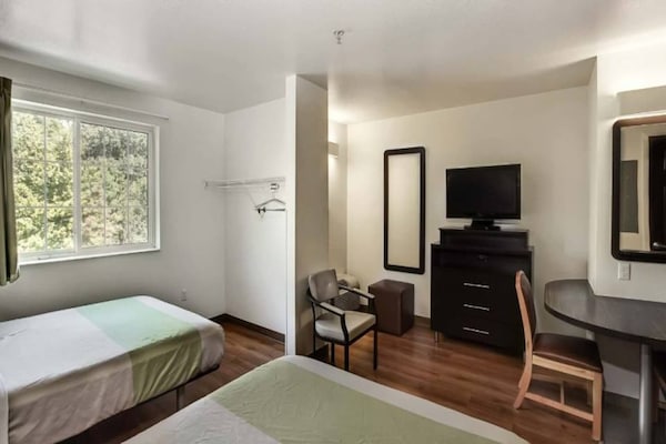 Foto van 2 tweepersoonsbedden | Roken toegestaan - Vakantiehuis in East Brunswick - BedRoom