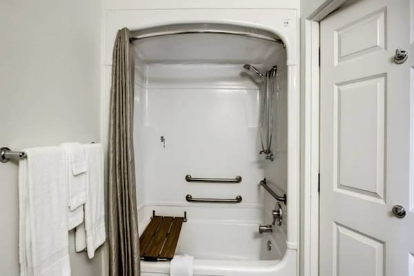 Foto van 2 tweepersoonsbedden | Roken toegestaan - Vakantiehuis in East Brunswick - BathRoom