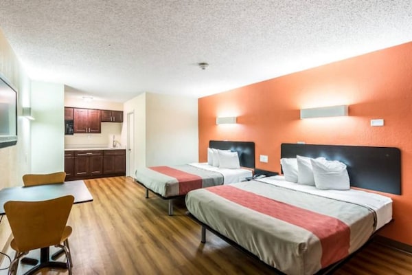Foto van 2 tweepersoonsbedden (queensize) | Roken toegestaan - BedRoom
