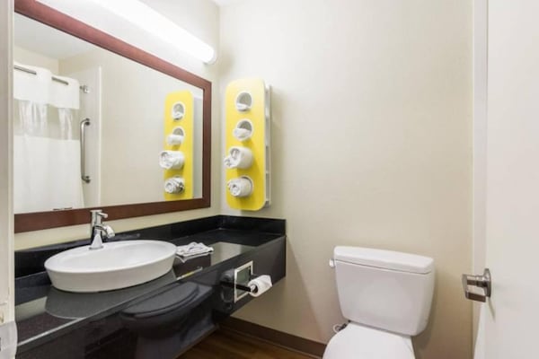 Foto van 2 tweepersoonsbedden (queensize) | Roken toegestaan - BedRoom