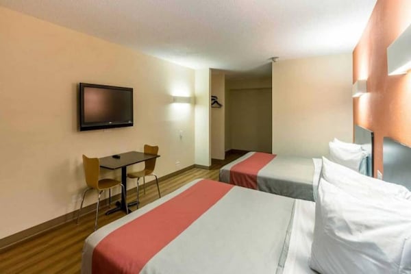 Foto van 2 tweepersoonsbedden (queensize) | Roken toegestaan - BedRoom