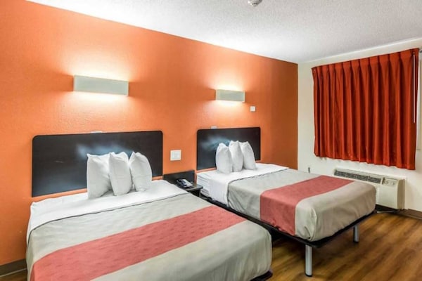 Foto van 2 tweepersoonsbedden (queensize) | Roken toegestaan - BedRoom