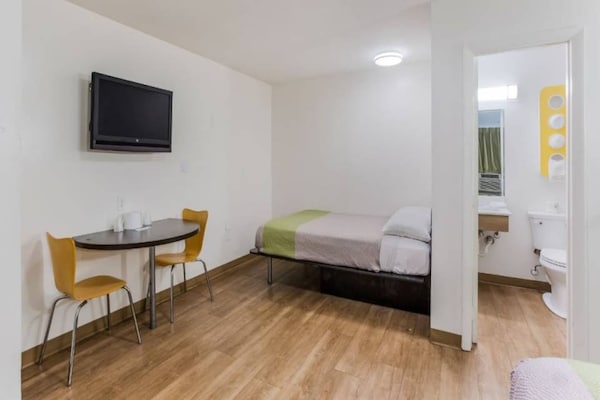 Foto van 1 tweepersoonsbed (queensize) | Niet-roken - Vakantiehuis in Jacksonville - BedRoom