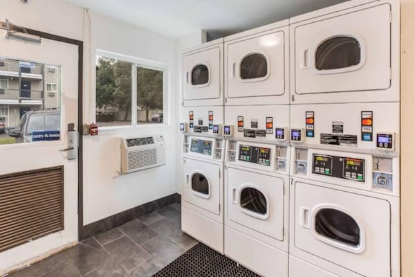 Foto van 1 tweepersoonsbed (queensize) | Niet-roken - Vakantiehuis in Jacksonville - Facilities