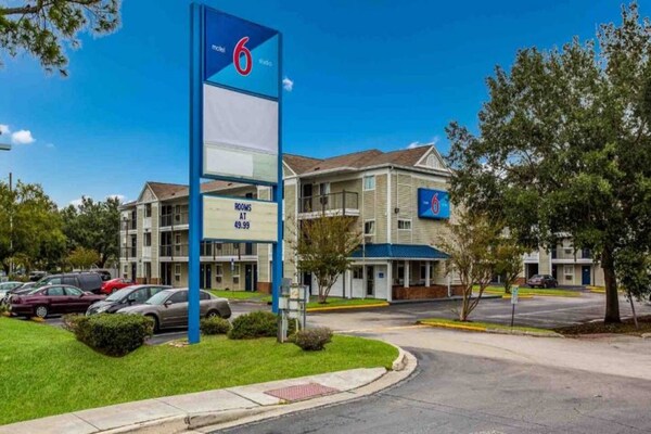 Foto van 1 tweepersoonsbed (queensize) | Niet-roken - Vakantiehuis in Jacksonville - ExteriorSummer
