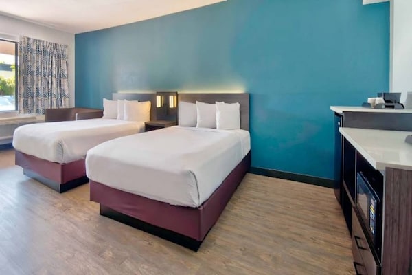 Foto van 2 tweepersoonsbedden (queensize) | Rookvrij - Vakantiehuis in Lawndale - BedRoom