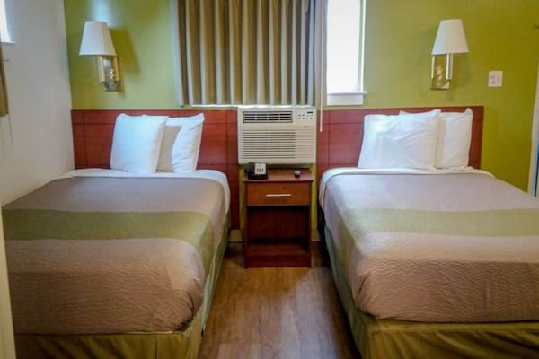 Foto van 2 Volledige Bedden | Keuken Roken - Vakantiehuis in Greensboro - BedRoom